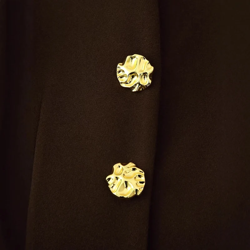 Damen Zweiteiliges tailliertes Blazer- und Minirock-Set mit goldener Schmuckknopfleiste Nord Taschen