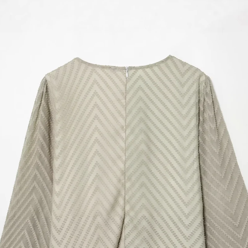 Damen V‑Ausschnitt Mini‑Kleid mit Jacquardstruktur und geraffter Taille Nord Taschen