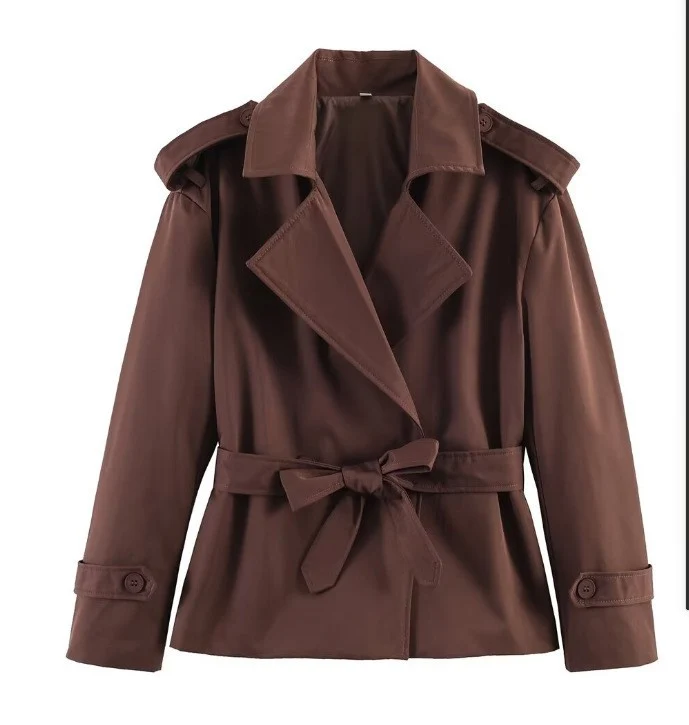 Damen Taillierter kurzer Trenchcoat mit Bindegürtel und Epauletten Nord Taschen