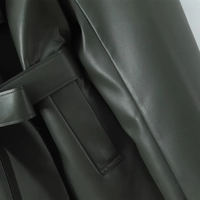 Damen Taillierter Kurzer Trenchcoat aus veganer Lederoptik mit Bindegürtel und Cape-Detail Nord Taschen