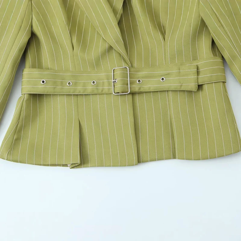 Damen Taillierter Cropped-Blazer mit Bundgürtel und Nadelstreifen Nord Taschen