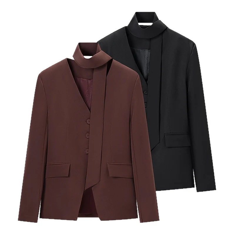 Damen Taillierter Blazer mit Schluppe, Knopfleiste und Pattentaschen Nord Taschen