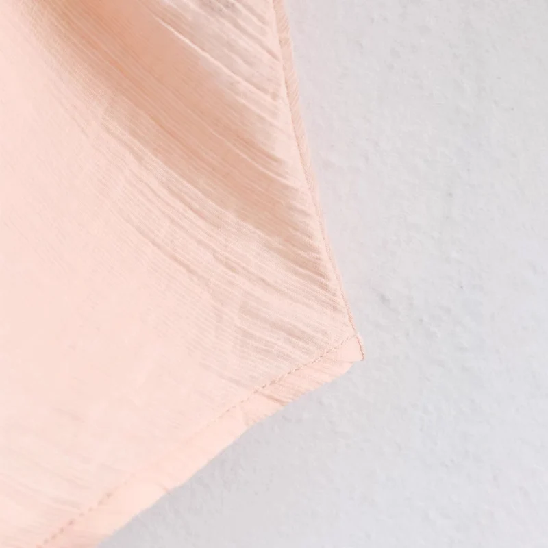 Damen Taillierte Bluse mit Stehkragen, V‑Ausschnitt und dekorativer Knopfleiste Nord Taschen