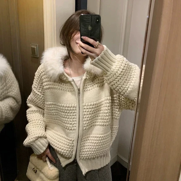 Damen Strickjacke mit durchgehendem Reißverschluss und kuscheligem Kunstpelzkragen Nord Taschen