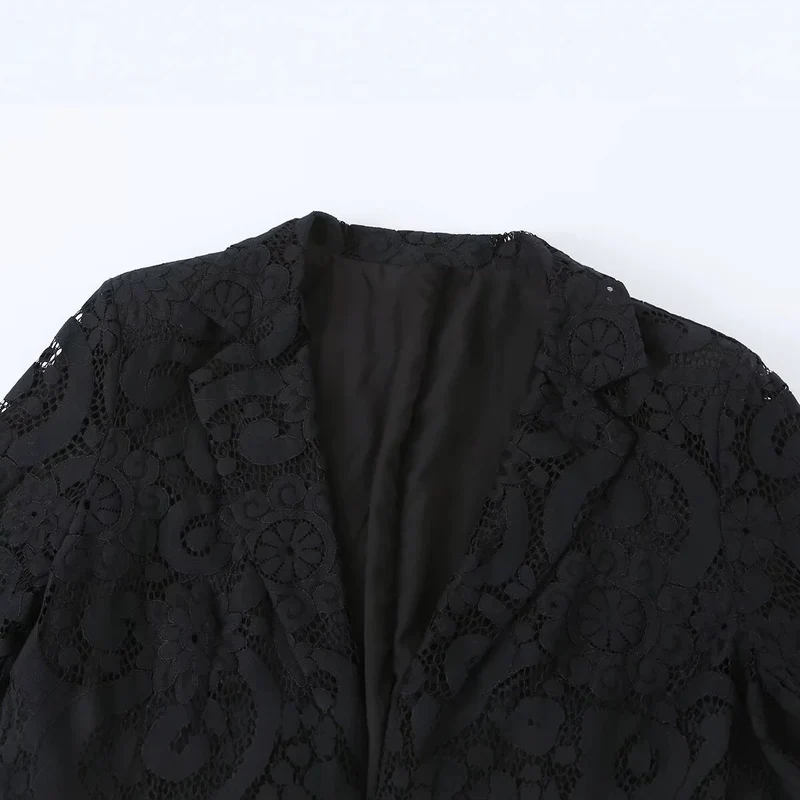 Damen Spitzenblazer mit floraler Lochspitze und femininer Silhouette Nord Taschen