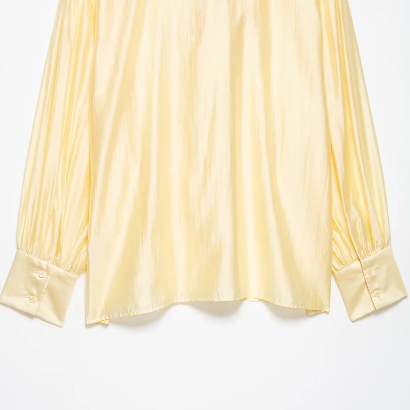Damen Seidige Bluse mit Schleifenkragen und Ballonärmeln Nord Taschen