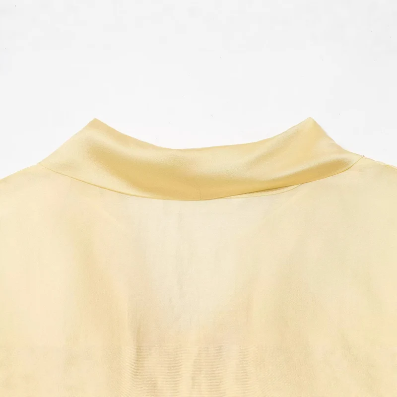 Damen Seidige Bluse mit Bindeschal und Ballonärmeln Nord Taschen