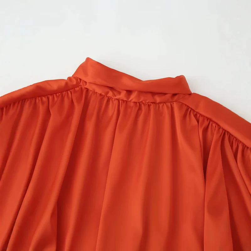 Damen Seidenähnliche Schluppebluse mit geraffter Schulterpasse und Ballonärmeln Nord Taschen