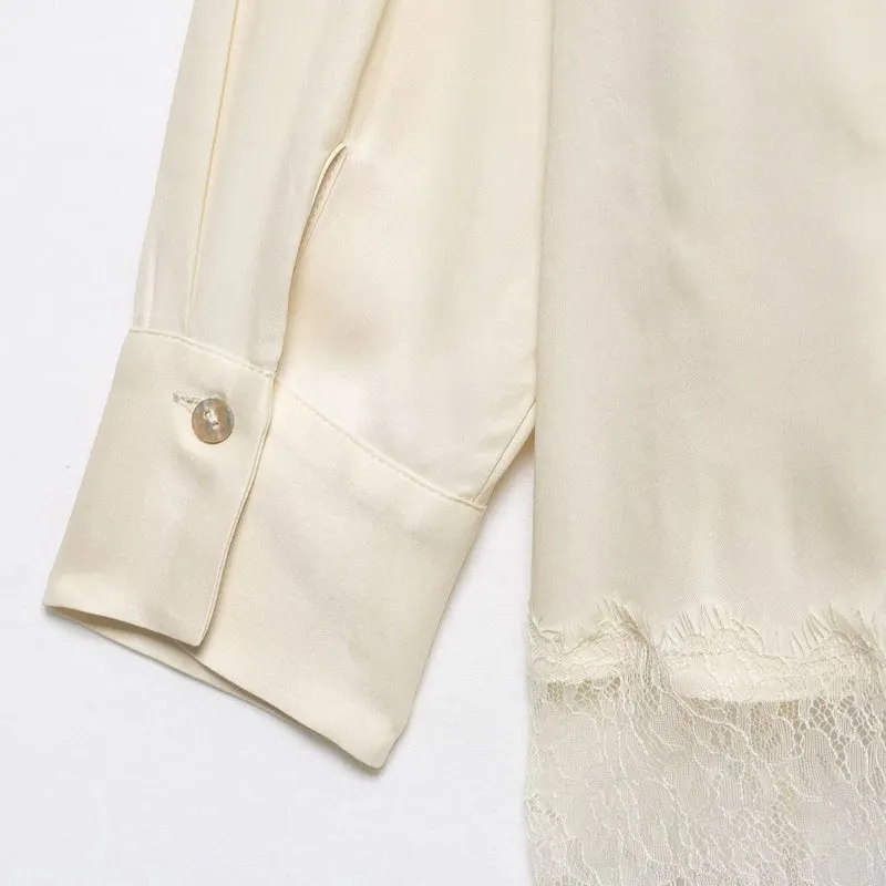 Damen Seidenähnliche Bluse mit verdeckter Knopfleiste und Spitzenbesatz Nord Taschen