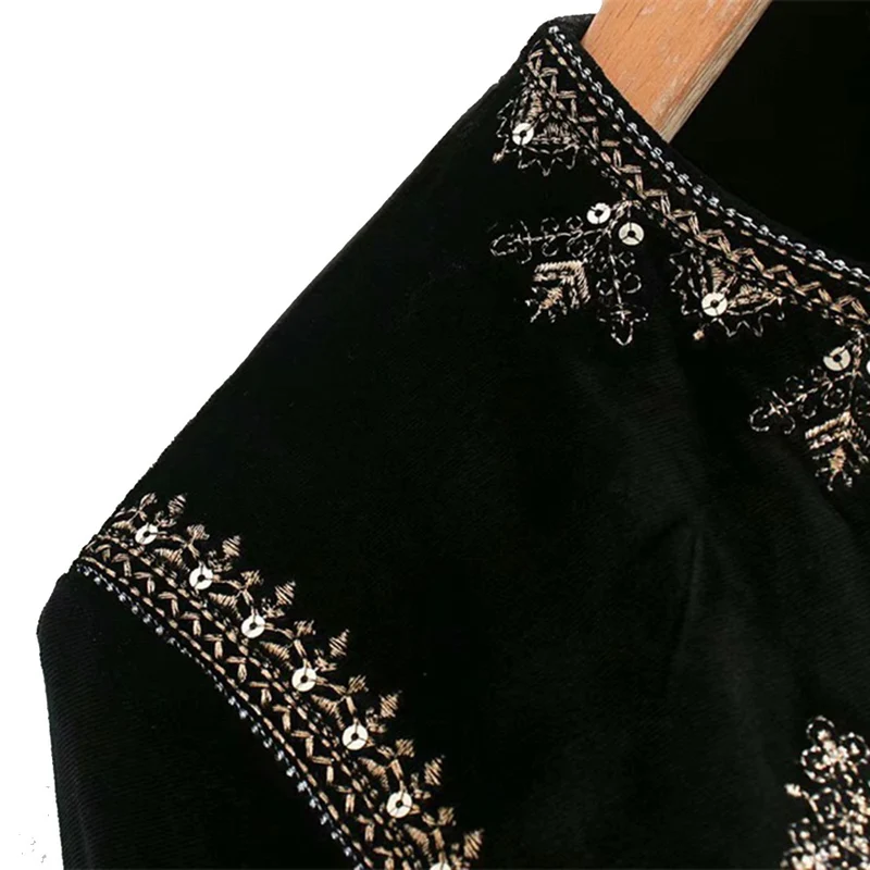 Damen Samt-Kurzjacke mit ornamentaler Perlen- und Zierstickerei Nord Taschen