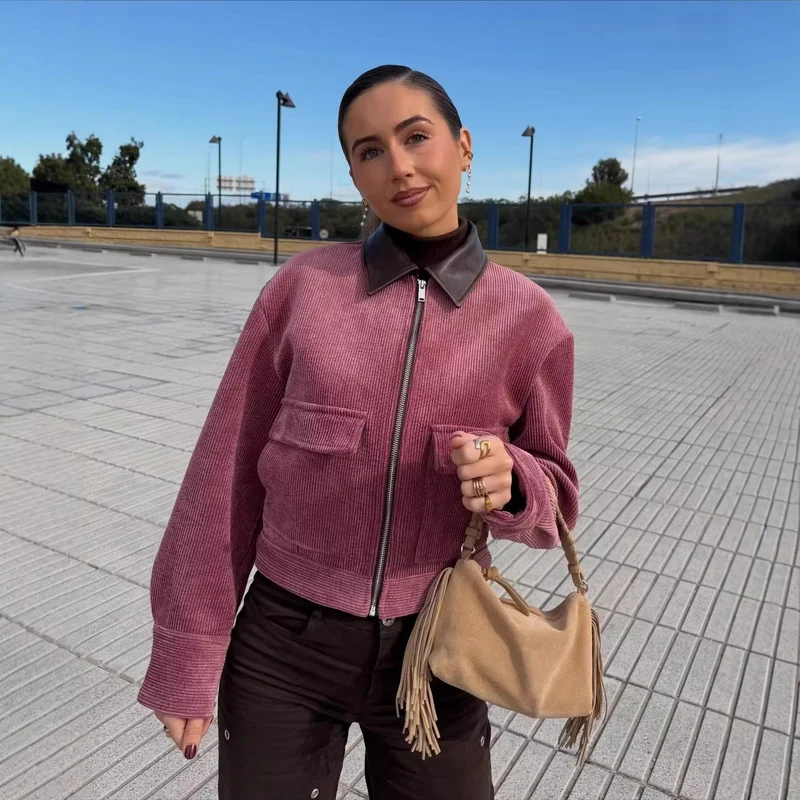 Damen Rippenstruktur-Kurzjacke mit Kunstlederkragen und Pattentaschen Nord Taschen