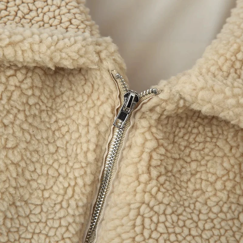 Damen Oversized Teddyjacke mit Reißverschluss, Kragen und aufgesetzten Taschen Nord Taschen