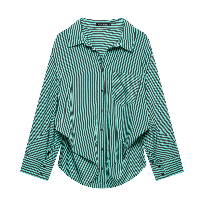 Damen Oversized-Hemdbluse mit diagonalen Streifen, Brusttasche und Rundsaum Nord Taschen