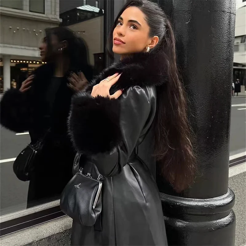 Damen Oversize Kunstlederjacke mit kinesi‑inspirierten Kordelverschlüssen Nord Taschen