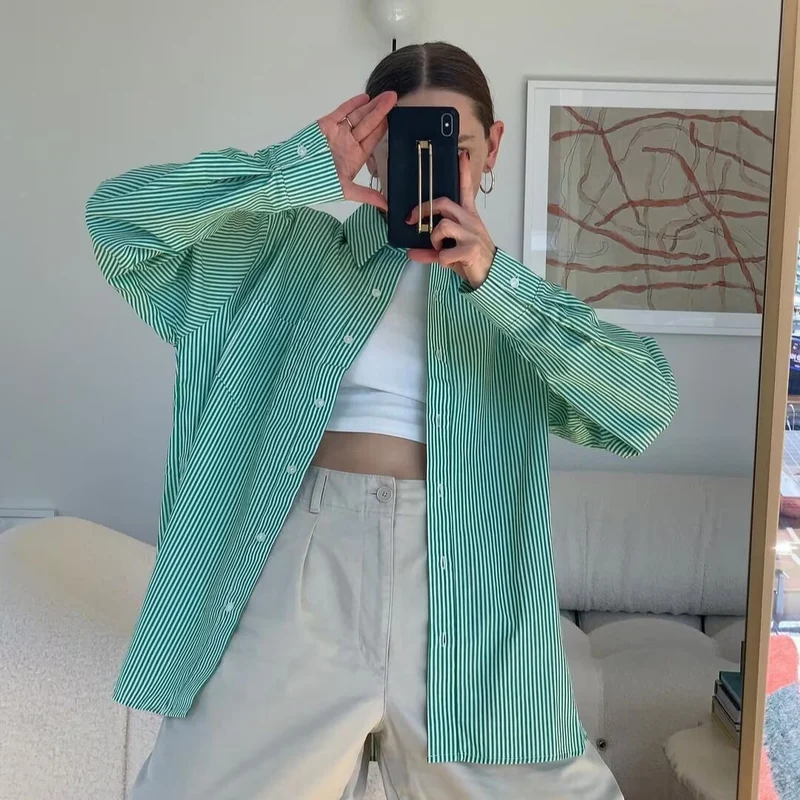 Damen Oversize-Hemdblusenkleid aus leichtem Baumwollmix mit verlängertem Rückensaum und offener Knopfleiste Nord Taschen