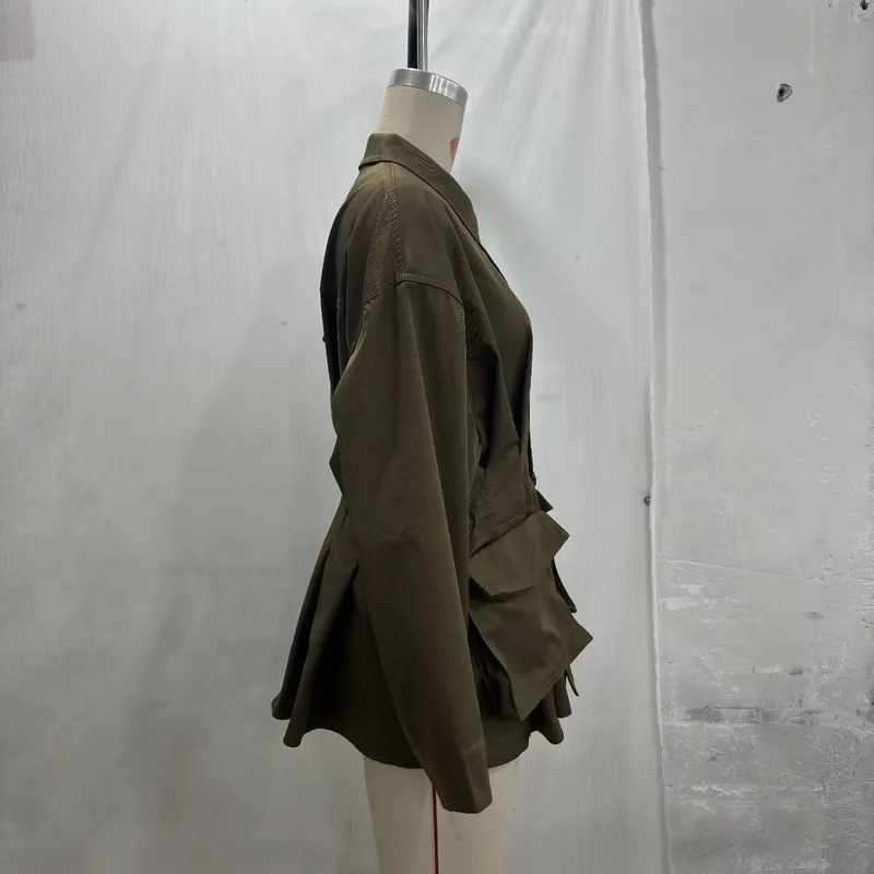 Damen Oversize-Boxy-Übergangsjacke mit großen Pattentaschen und Tunnelzug Nord Taschen