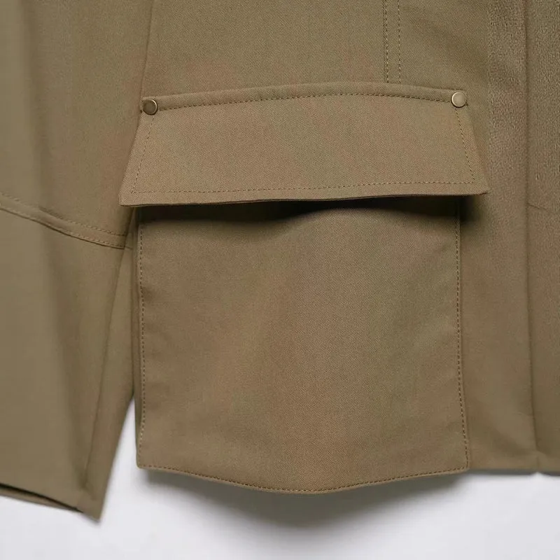 Damen Militärinspirierte Utility-Jacke mit Stehkragen und aufgesetzten Pattentaschen Nord Taschen