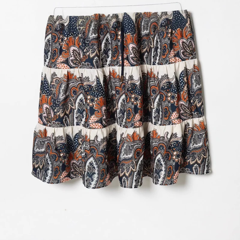 Damen Maxikleid im Stufenrock-Design mit Paisley-Print, Stehkragen und Taillenschnur Nord Taschen
