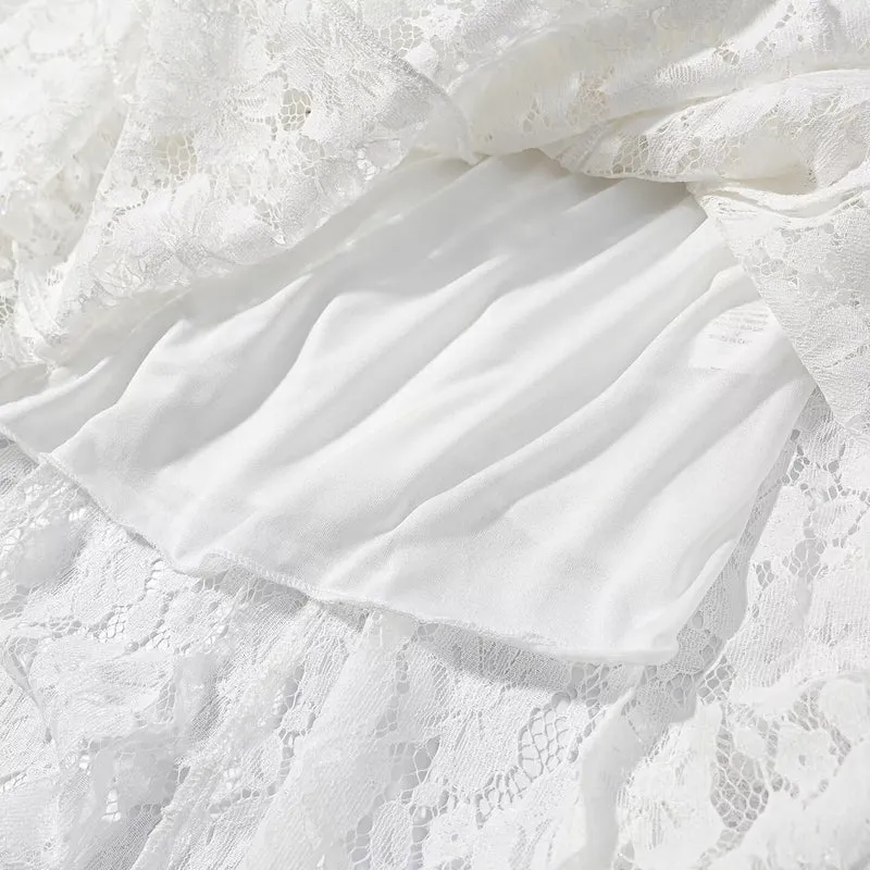 Damen Maxikleid aus floraler Spitze mit hohem Stehkragen und Glockenärmeln Nord Taschen