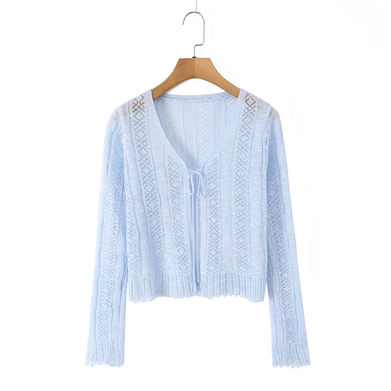 Damen Leichter gehäkelter Kurzcardigan mit V‑Ausschnitt, Bindeband und Ajourmuster Nord Taschen