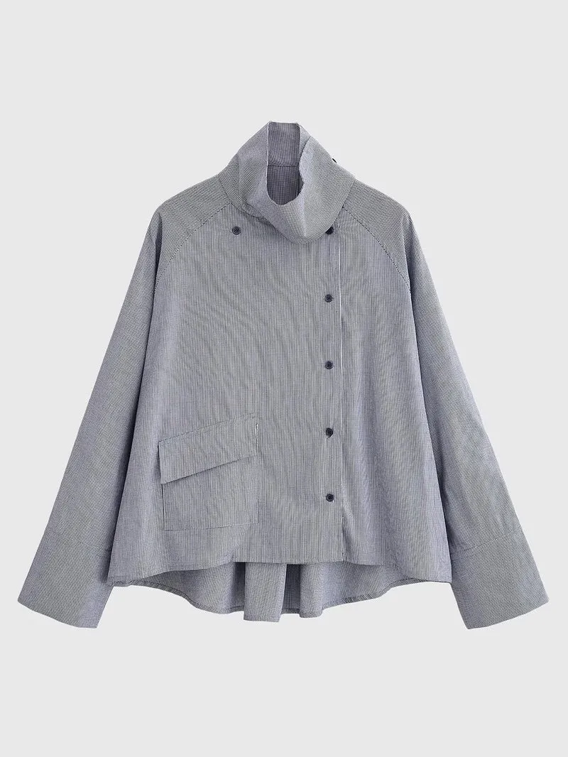 Damen leichte Oversize-Hemdjacke mit hohem Funnelkragen und asymmetrischer Knopfleiste Nord Taschen