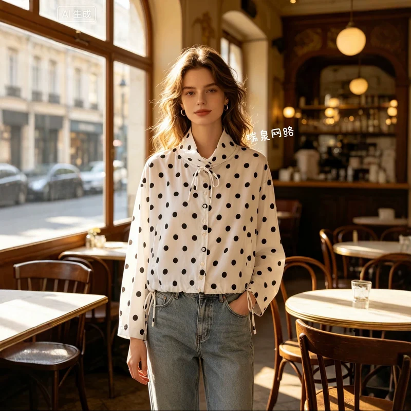 Damen Leichte Hemdbluse mit Polka‑Dot, femininem Puffärmel und durchgehender Knopfleiste Nord Taschen