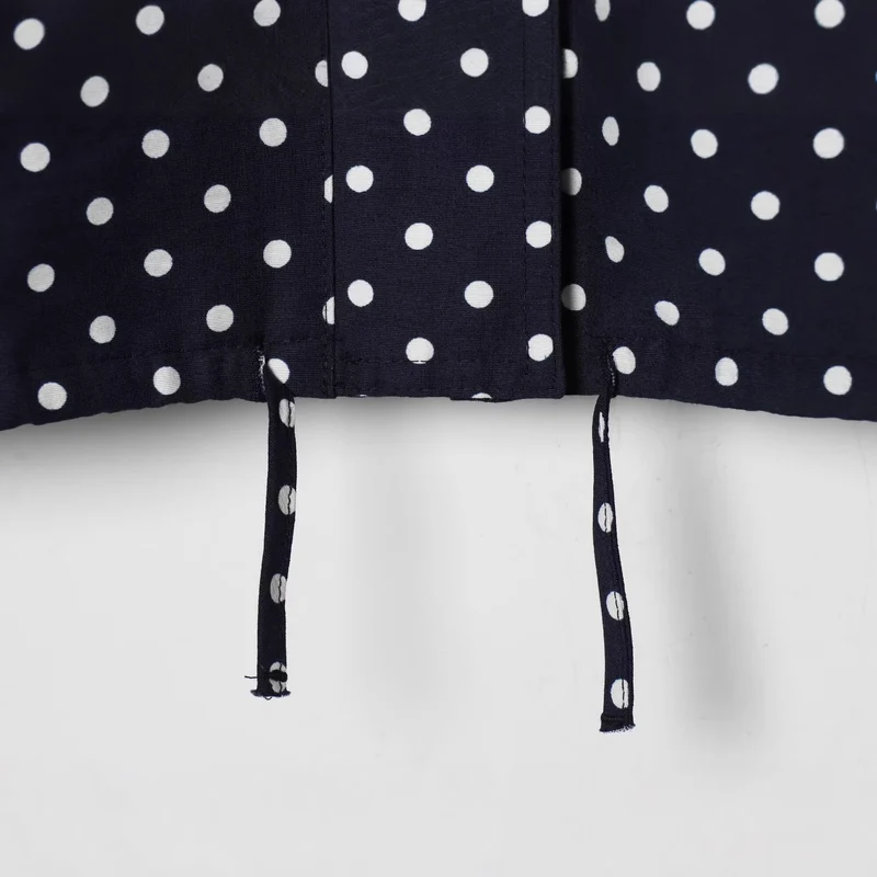 Damen Leichte Cropped-Übergangsjacke mit Stehkragen, Pünktchenprint und Tunnelzug Nord Taschen