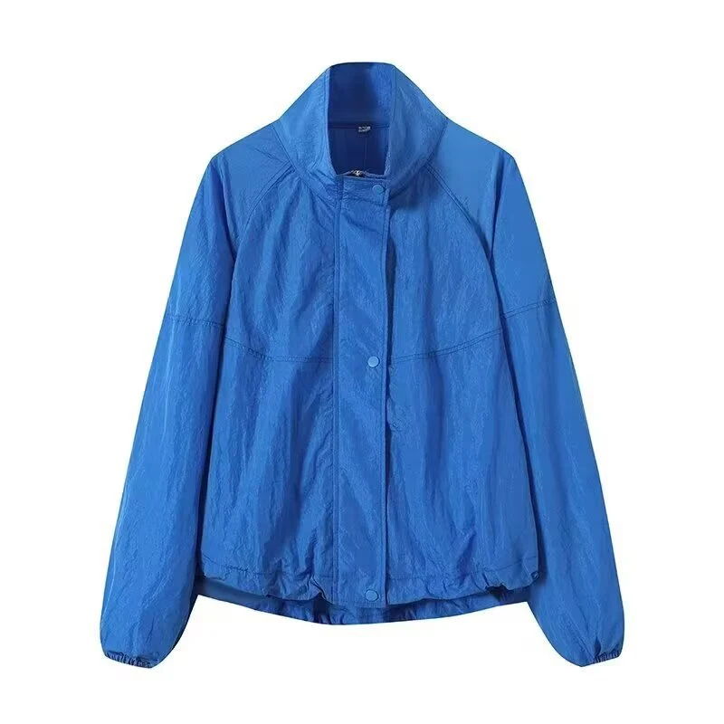 Damen Leichte Boxy‑Windbreakerjacke mit Stehkragen, verdeckter Druckknopfleiste und elastischem Saum Nord Taschen