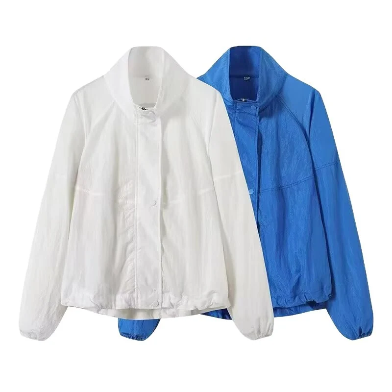 Damen Leichte Boxy‑Windbreakerjacke mit Stehkragen, verdeckter Druckknopfleiste und elastischem Saum Nord Taschen