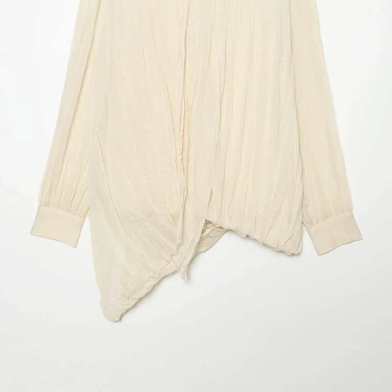 Damen Leichte Bluse in Knitteroptik mit Schluppe und gedrehtem Saum Nord Taschen