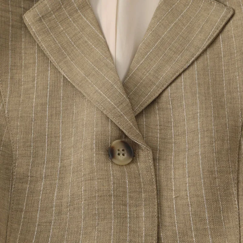 Damen Leicht taillierter einreihiger Blazer im Vintage‑Tailoring mit eingesetzten Pattentaschen Nord Taschen