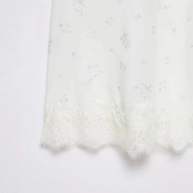 Damen Langer Unterrock mit floraler Spitzenborte und feinem Stickmesh Nord Taschen