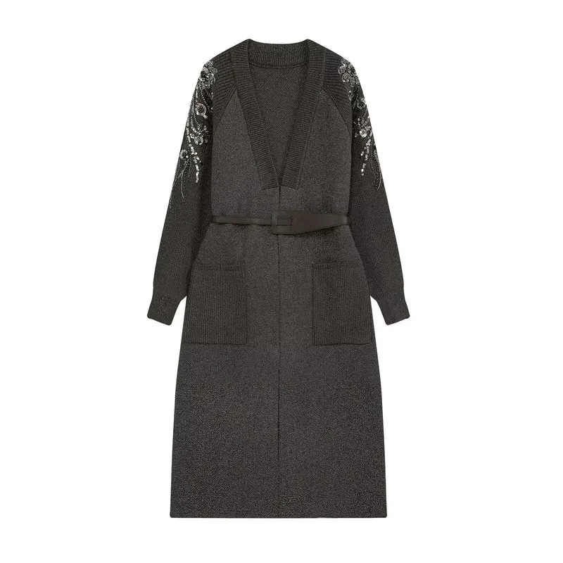 Damen Langer Strickmantel mit Taillengürtel und bestickten Ärmeln Nord Taschen