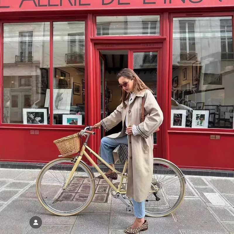 Damen Langer minimalistischer Trenchcoat mit weitem Kragen und gerader Silhouette Nord Taschen