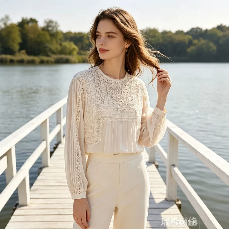 Damen Langärmlige Boho-Spitzenbluse mit Häkel- und Plissee-Details Nord Taschen