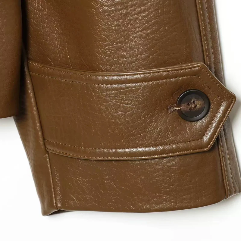 Damen Kurztrenchcoat aus Lederimitat mit Taillengürtel und Schulterklappen Nord Taschen