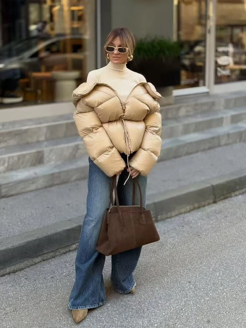 Damen Kurzsteppjacke im Carmen‑Look mit Tunnelzug‑Taillierung und voluminösen Ärmeln Nord Taschen