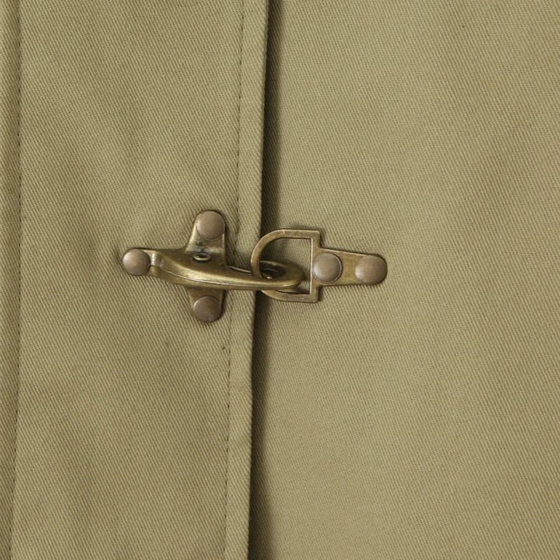 Damen Kurzjacke mit Knebelverschlüssen und kontrastierendem Hemdkragen Nord Taschen