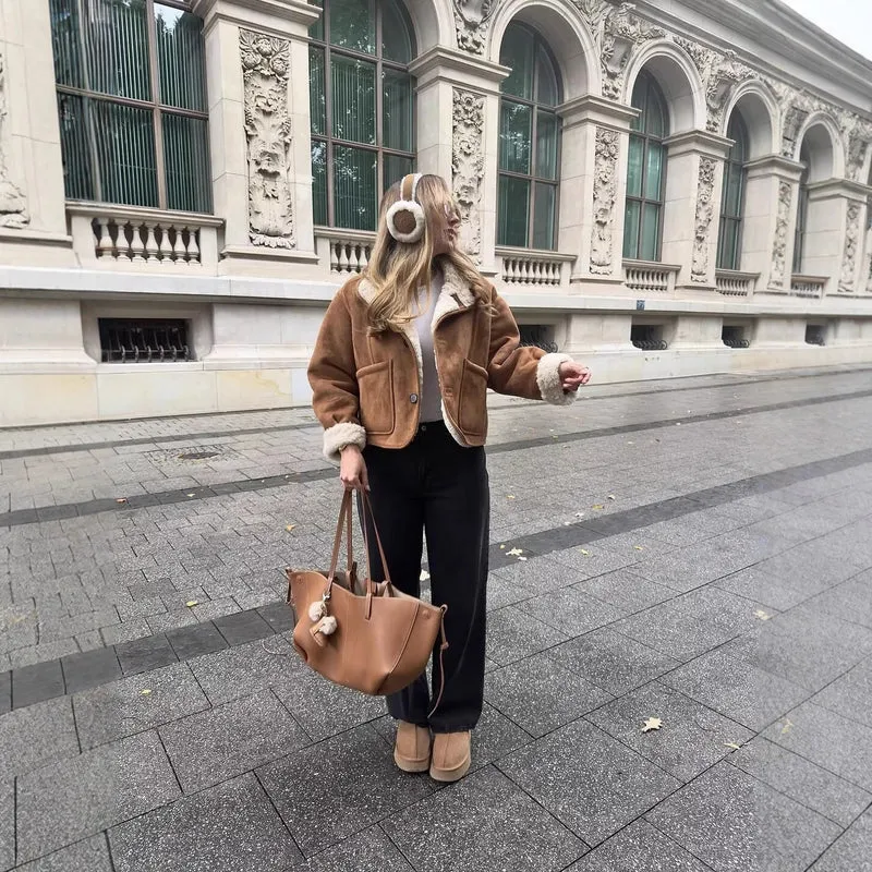 Damen Kurzjacke im Lammfell‑Look mit hohem Stehkragen und aufgesetzten Taschen Nord Taschen