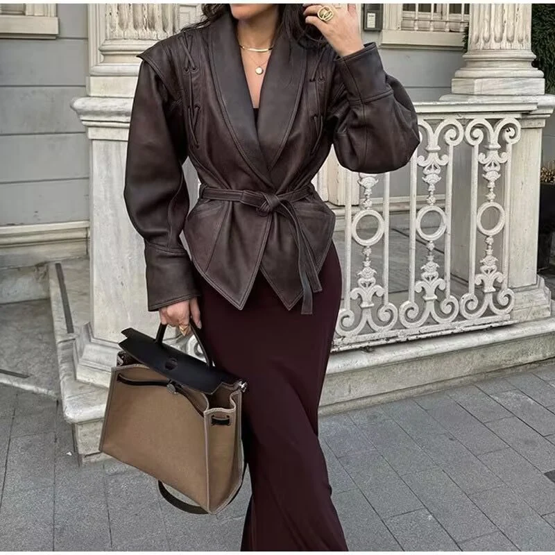 Damen Kurzjacke aus Wildlederimitat mit Wickelgürtel und Schnürdetails Nord Taschen
