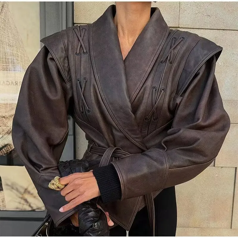 Damen Kurzjacke aus Wildlederimitat mit Wickelgürtel und Schnürdetails Nord Taschen