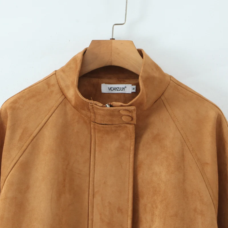 Damen Kurzjacke aus Wildleder mit Stehkragen, verdecktem Reißverschluss und Tunnelzug Nord Taschen