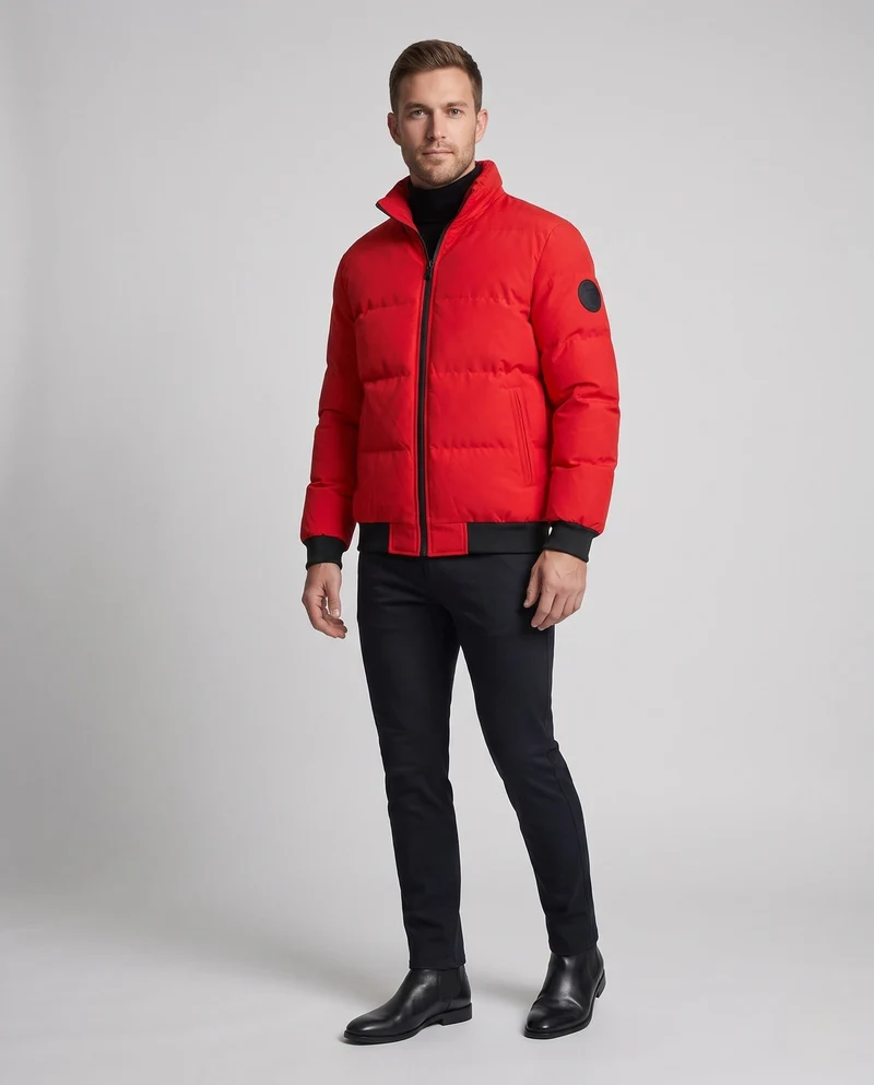 Herren kurze gepolsterte Steppjacke mit hochstehendem Kragen, gerippten Bündchen und Armpatch Nord Taschen