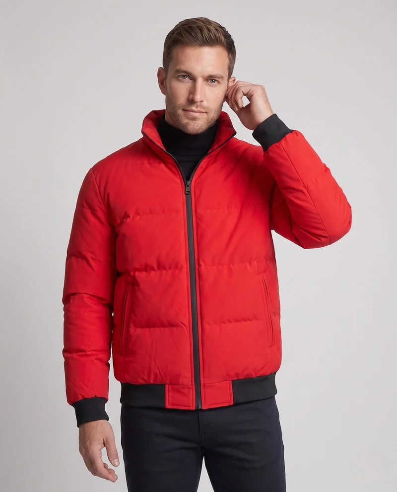 Herren kurze gepolsterte Steppjacke mit hochstehendem Kragen, gerippten Bündchen und Armpatch Nord Taschen