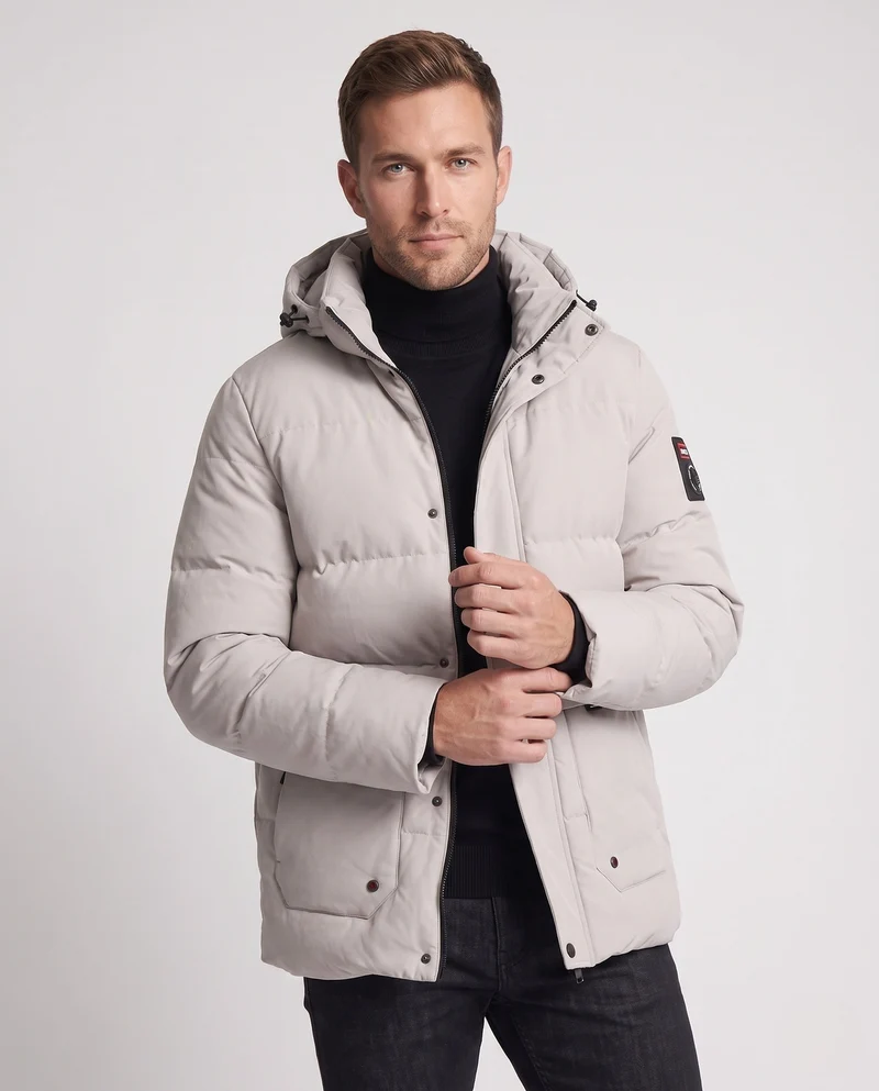 Herren Kurzparka im minimalistischen gesteppte Design mit verstaubarem Hut und verdeckten Reißverschlusstaschen Nord Taschen