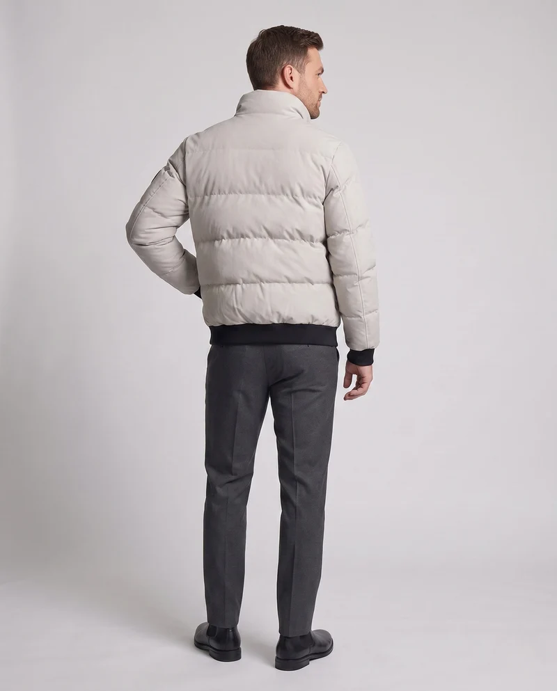 Männlicher kurzer Parka-Stil Pufferjacke mit winddichtem Außenmaterial und gerippten Bündchen Nord Taschen