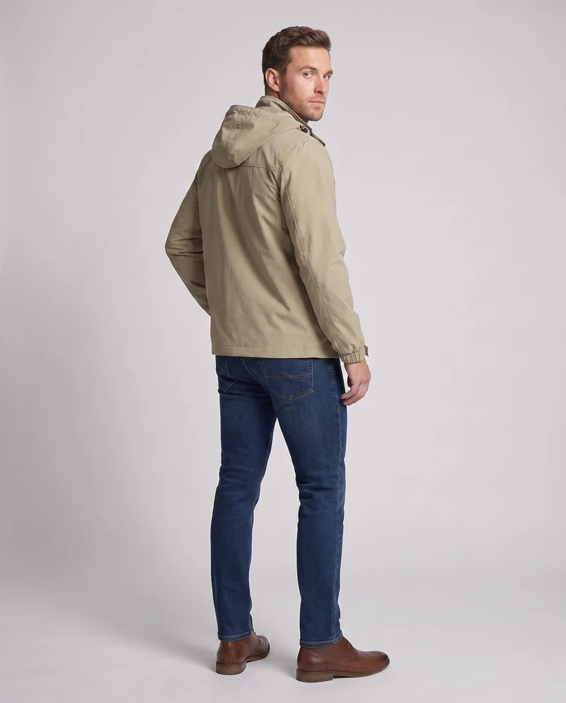 Leichte winddichte Herrenjacke mit Kapuze und Brustreißverschluss sowie verstaubarer Kapuze Nord Taschen
