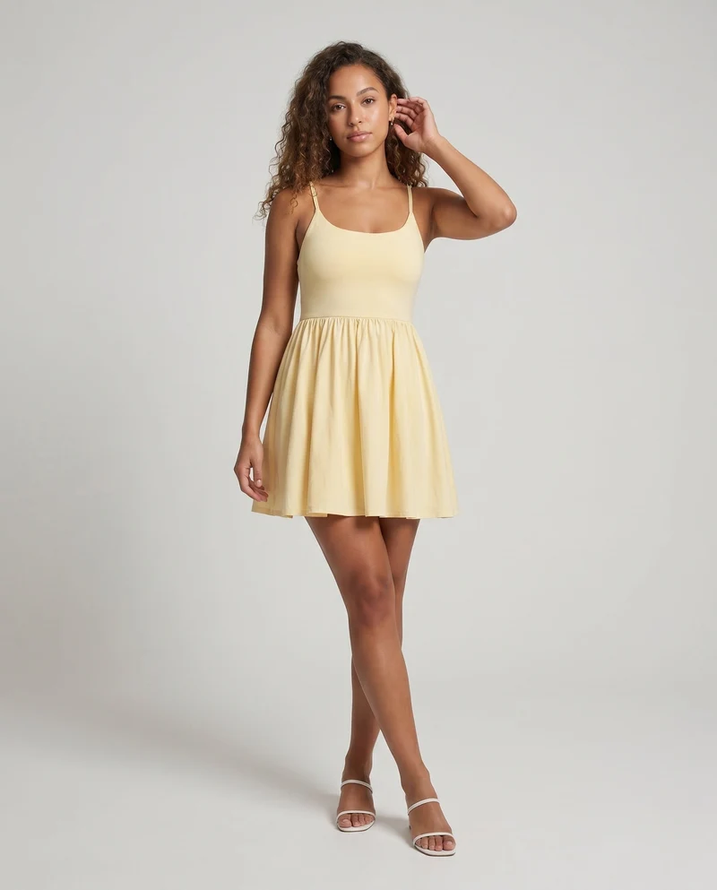 Damen Luftiges Sommerkleid mit fließendem Rock und schulterfreien Trägern