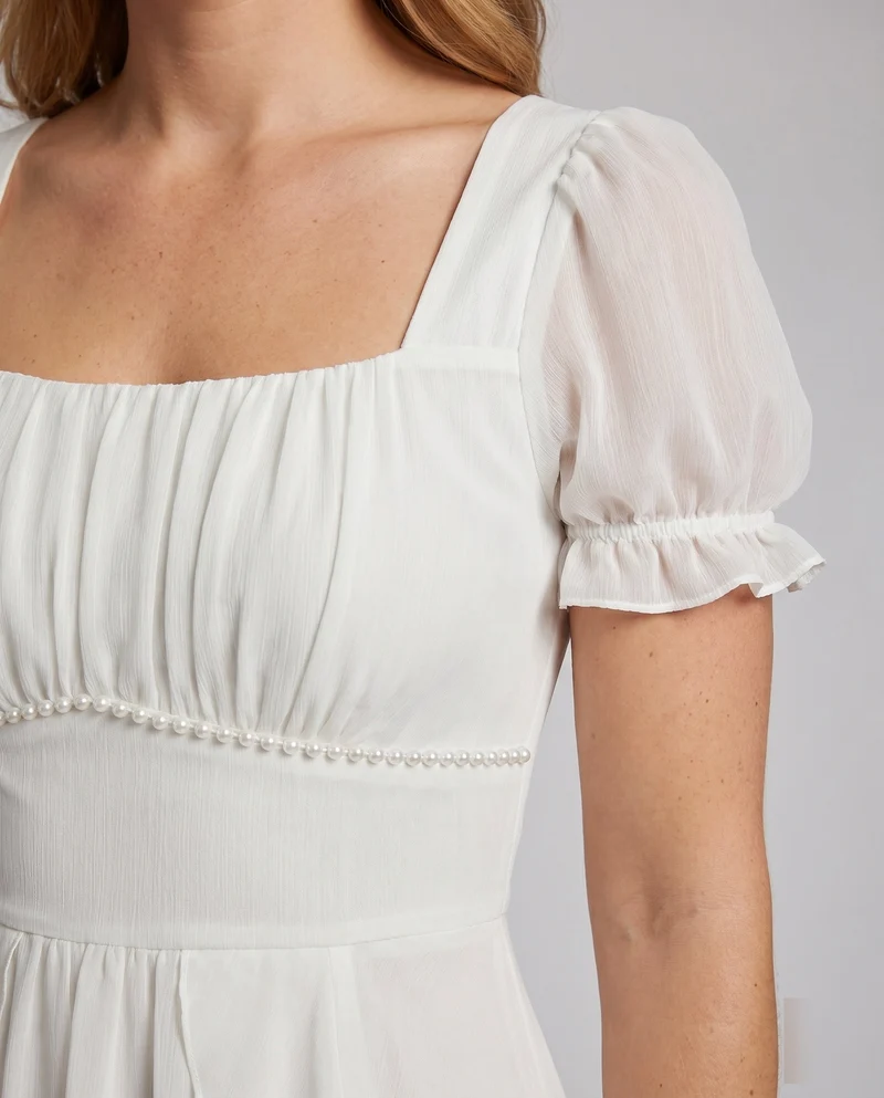 Damen Maxikleid mit verspielten Rüschendetails und dezentem Wasserfall-Saum