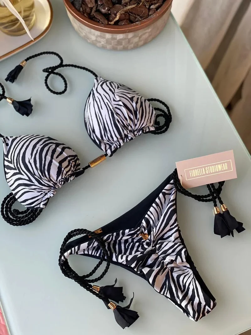 Damen Triangel-Bikini mit modischem Leopardenmuster und dekorativen Quasten
